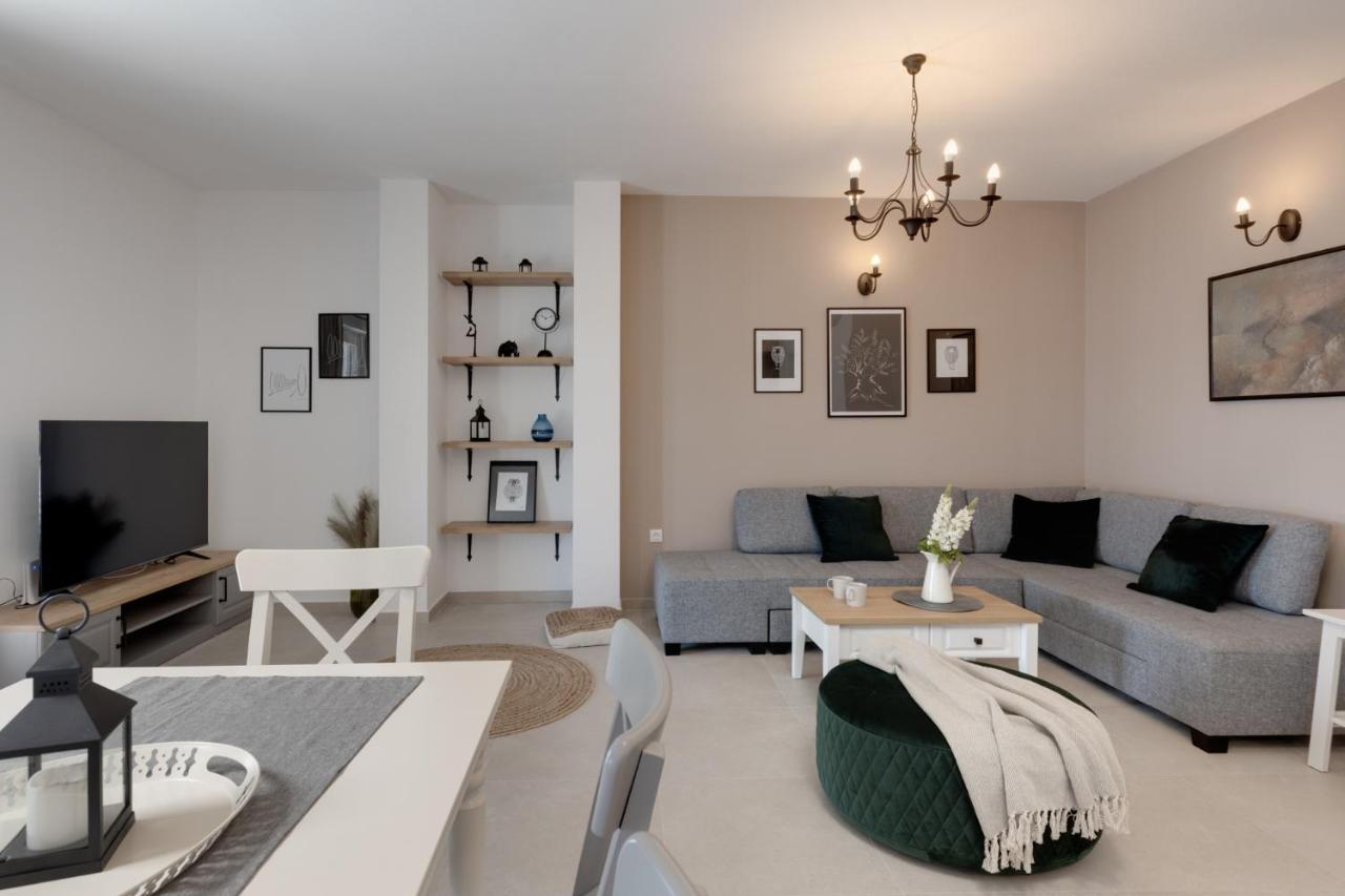 Villa Mediterra Prima Нин Екстериор снимка