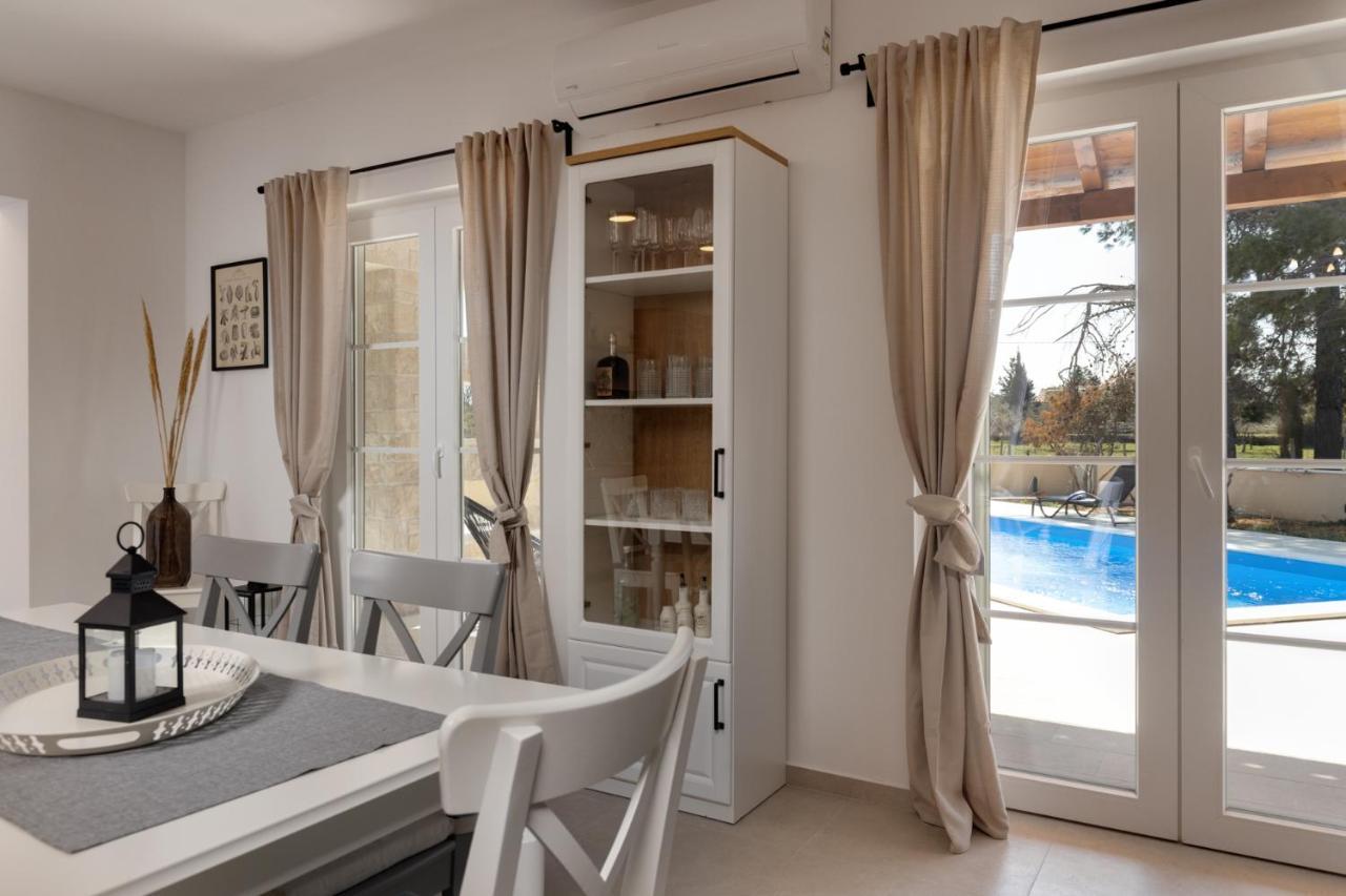 Villa Mediterra Prima Нин Екстериор снимка