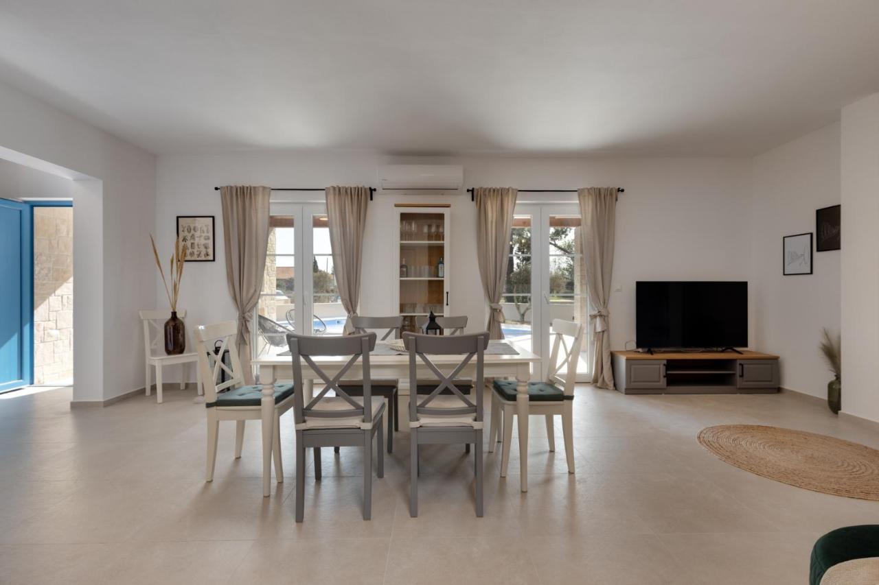 Villa Mediterra Prima Нин Екстериор снимка