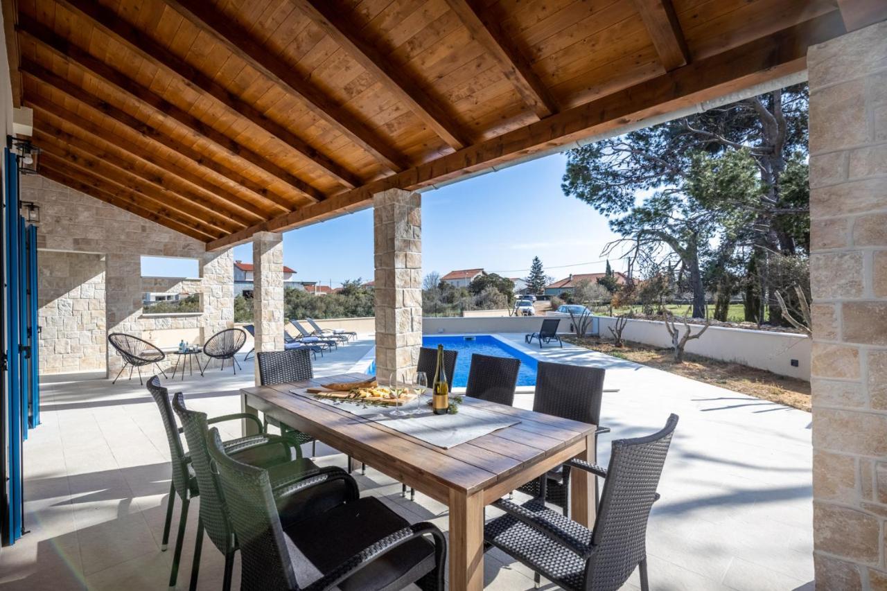 Villa Mediterra Prima Нин Екстериор снимка